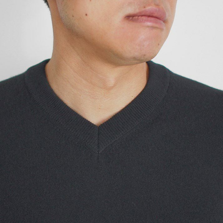 カシミヤ100％メンズVネックセーター | Milestone公式オンラインストア