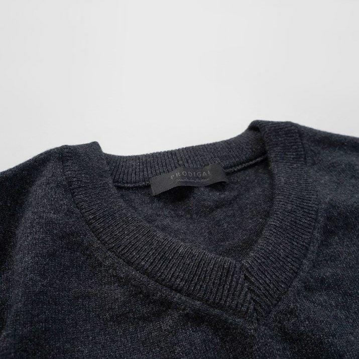 カシミヤ100％メンズVネックセーター | Milestone公式オンラインストア