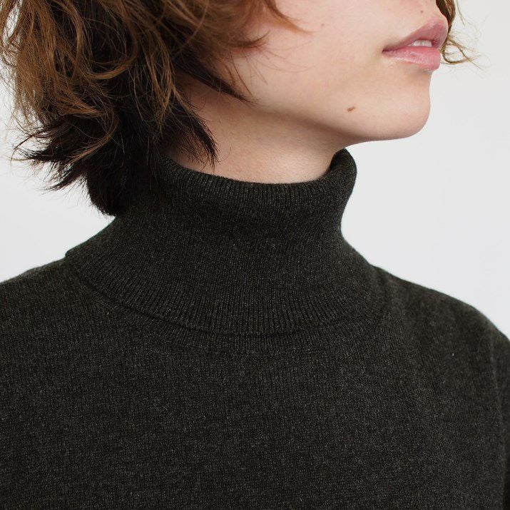 カシミヤ100%タートルネックセーター | Milestone公式オンラインストア
