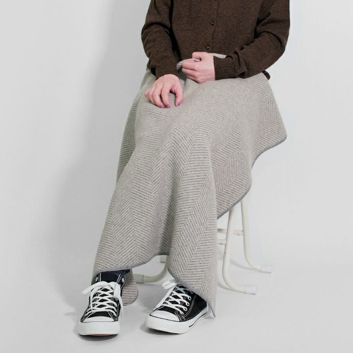 カシミヤ100％ヘリンボーン柄ブランケット | Milestone公式オンライン