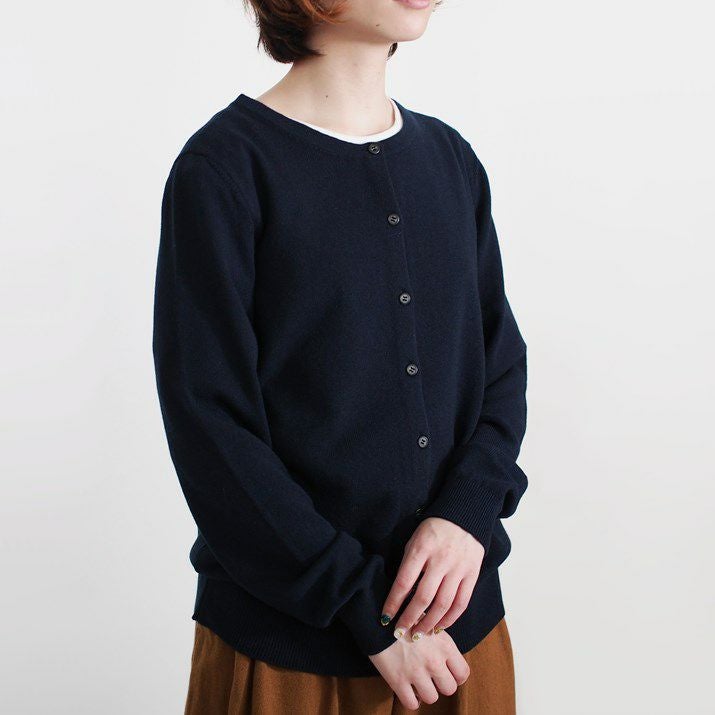 カシミヤ100％クルーネックカーディガン | Milestone公式オンラインストア