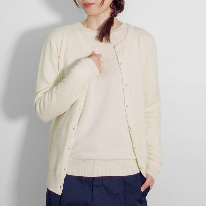 カシミヤ100％クルーネックカーディガン | Milestone公式オンラインストア
