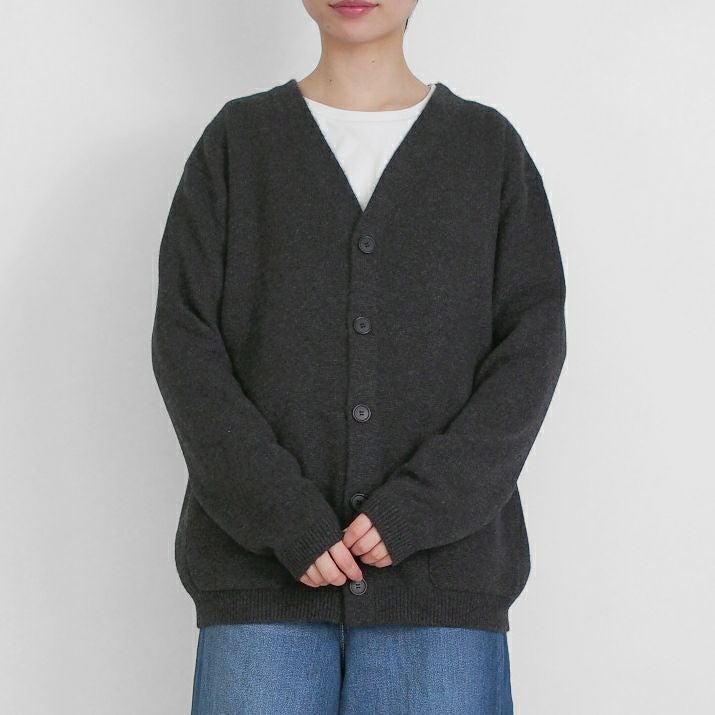 カシミヤ100％リラックスVネックカーディガン | Milestone公式